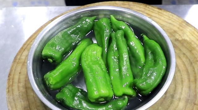 很多人都不懂这蔬菜维C含量最高,是番茄的10多倍,一斤才2块钱