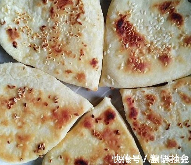 简单好吃的面食,比馒头更香甜,简单一烙,香酥美味吃不够