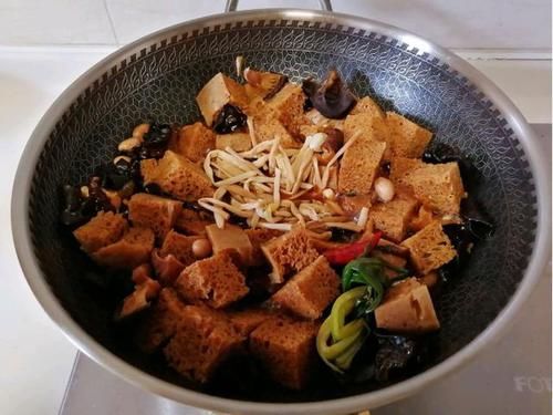 糖色|秋天就馋这道下饭菜，比夜市的还好吃，虽是素菜比肉好吃
