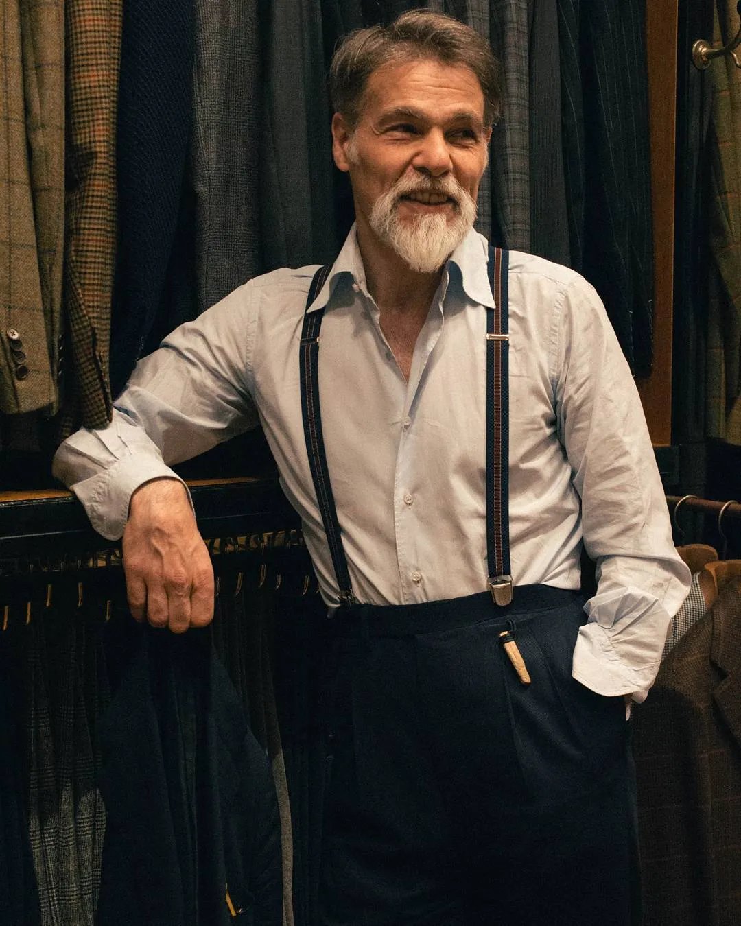 绅装博主有很多,但像 Simone Righi 这么“狂”的还真少见