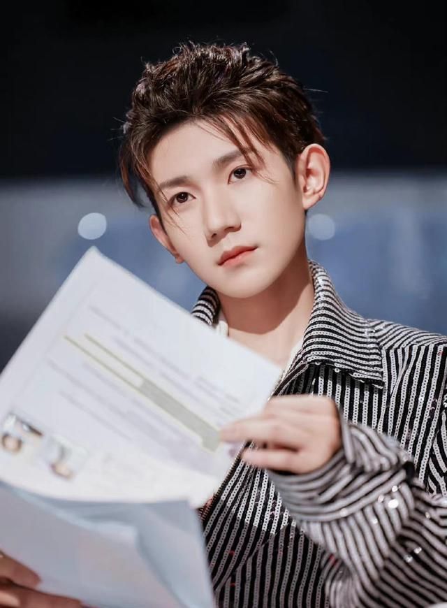 主持人|王源直面主持人问题,被吐槽太狠,他说更愿意用“野”来形容自己