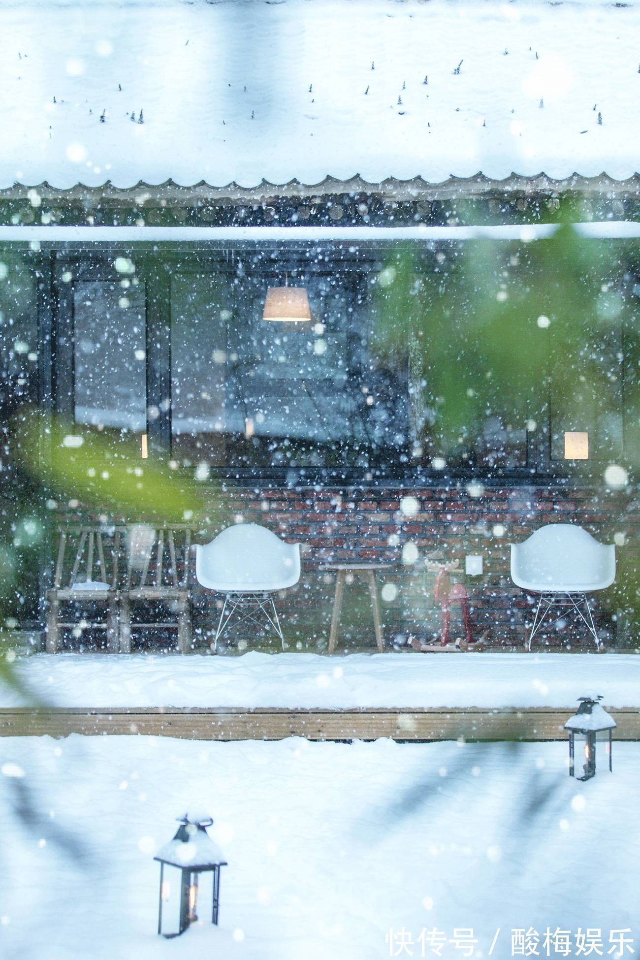 改造|2年砸下50万,他将土房改造成豪宅,见到雪中的庭院,我哭了