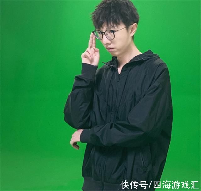 香鍋|違約金3億!香鍋坦言合同到期將下播，終于理解uzI的苦衷了