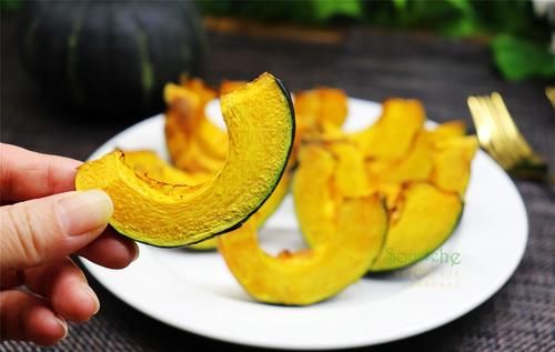 南瓜的懒人做法，不放一滴油，烤一烤，软糯香甜，热量低更健康！