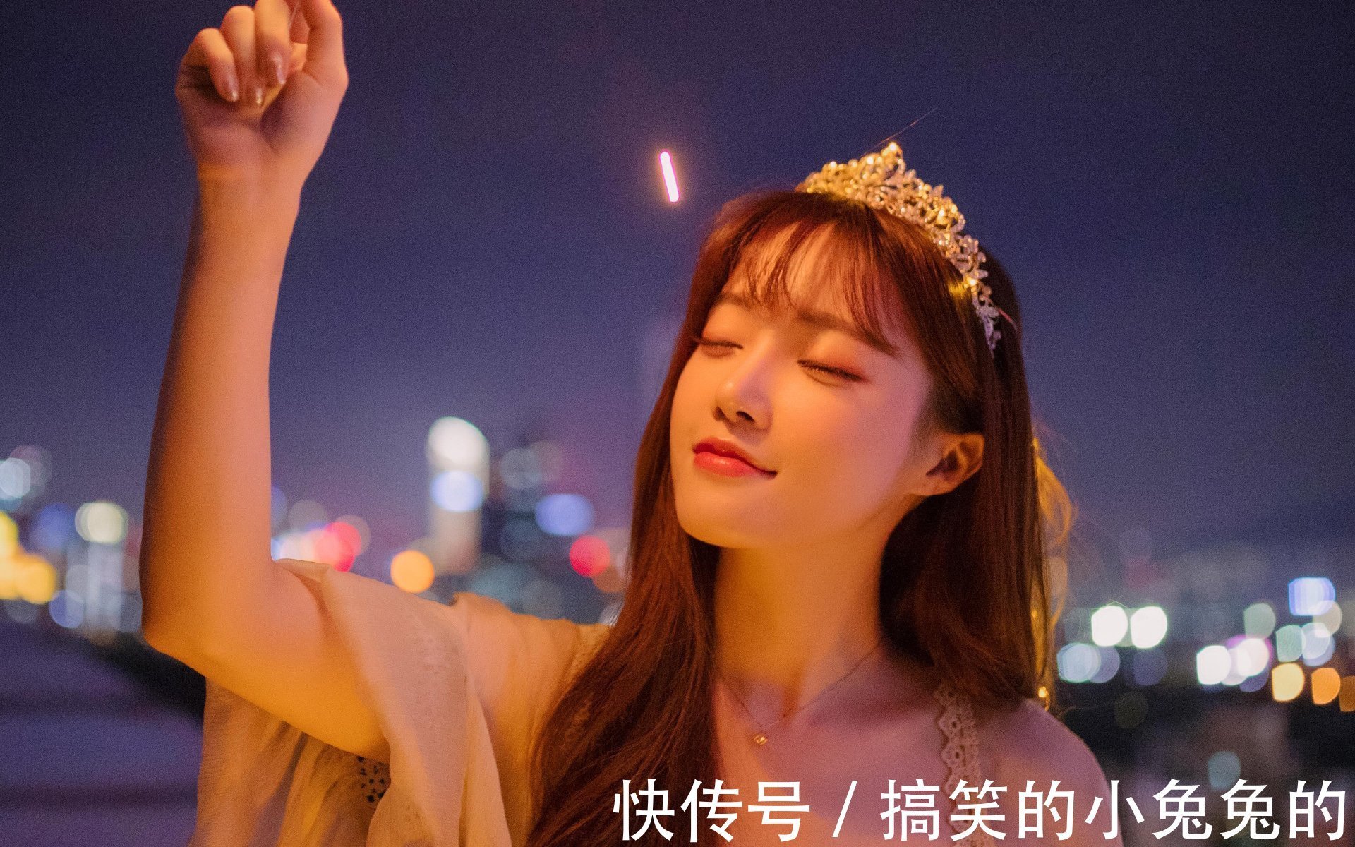 |搞笑GIF段子:兄弟,我没有把你的手机挡住,真的不好意思啦