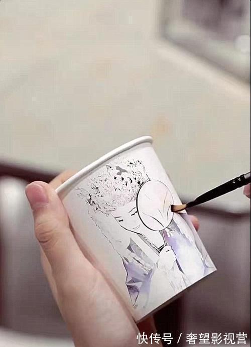 纸杯#美术生在杯子上画“知否”,当倒入水瞬间,网友:居老师挺住!