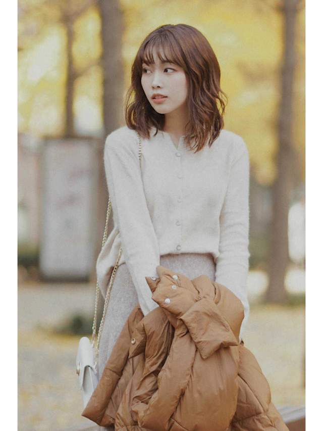 半身裙 40+女生秋天备这3条裙子,搭配西服、针织衫更优雅,时髦又减龄