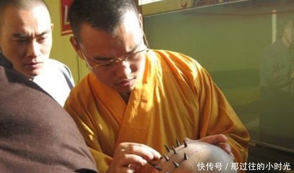香疤|和尚头上的“香疤”,不同数目代表不同等级,老和尚道出其中内幕