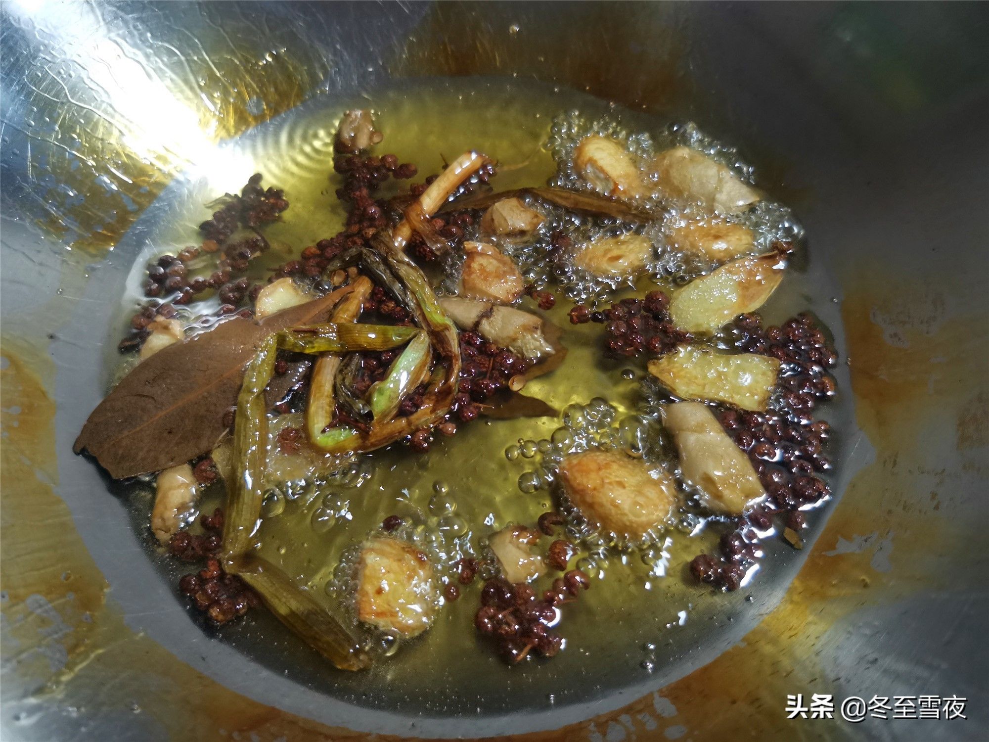 翻炒均匀|想吃下饭酱，不用超市买，教你在家做，比老干妈还好吃，太下饭了