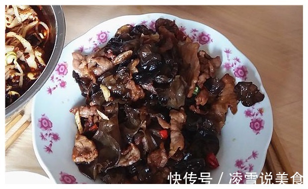 带姐姐去男友家做客,男友特意做一桌菜招待,饭后姐姐让我快点嫁