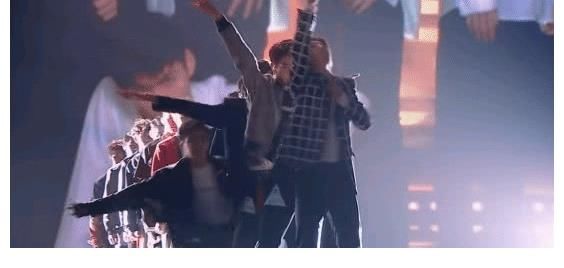 logo|哇唧唧哇祖?zhèn)髋虐娣绞剑瑥腦玖到INTO1，有一些傳承在里面的