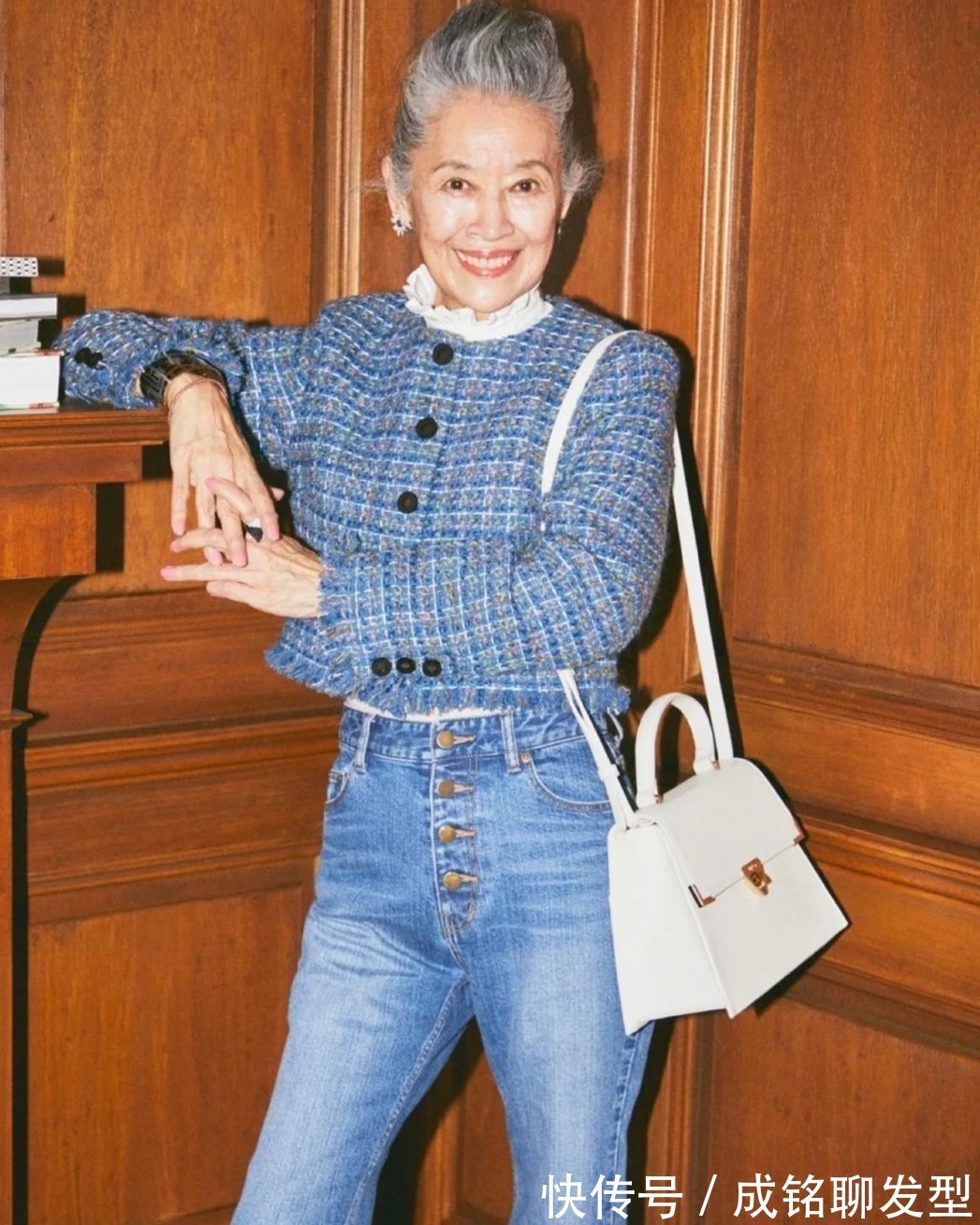 白色衬衫|年过七十的“网红奶奶”,靠穿搭圈粉无数,比年轻人还有潮范儿