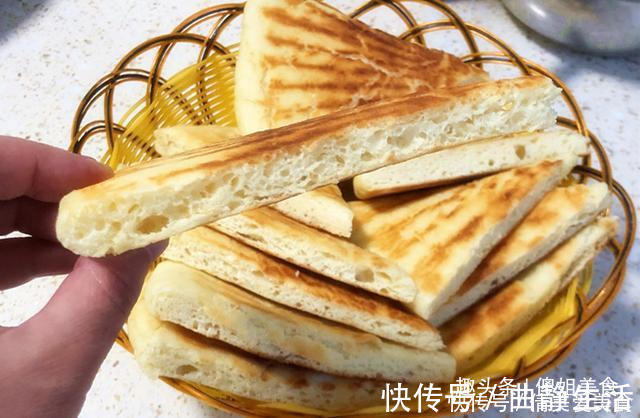 电饼铛烙饼总发硬原来错在第一步，厨娘教你1招，香软又好吃