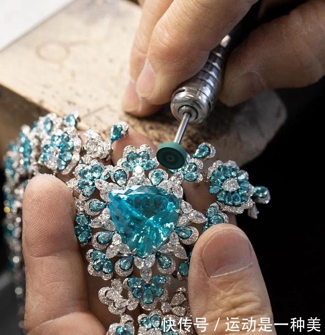 苏富比@Chopard全新推出PreciousLace高级珠宝系列的新季作品!
