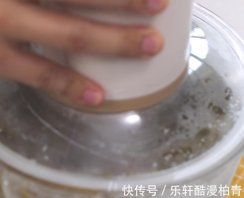 绿豆|大米也能做月饼不仅低糖低脂，而且香味十足，女生多吃也不怕胖