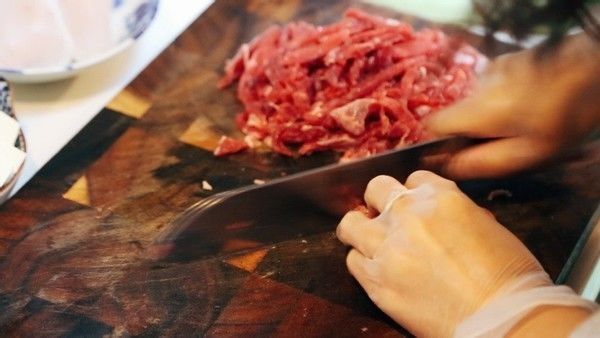  春节餐桌上的美味，牛肉的别样吃法，学会给家人做着吃