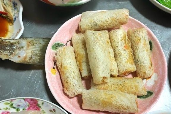 七夕外婆家聚餐，舅妈做了满满2桌菜，网友：还是农村好，真不错