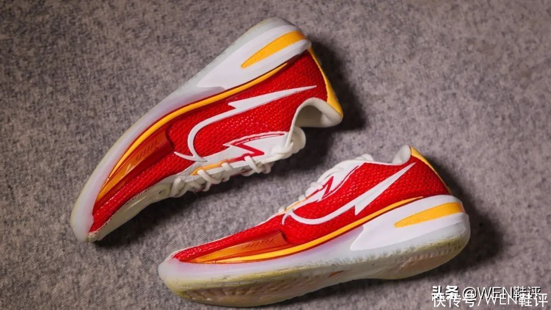 侧翻|顶级后卫实战鞋的新标杆，zoom gt cut溢价它配么？