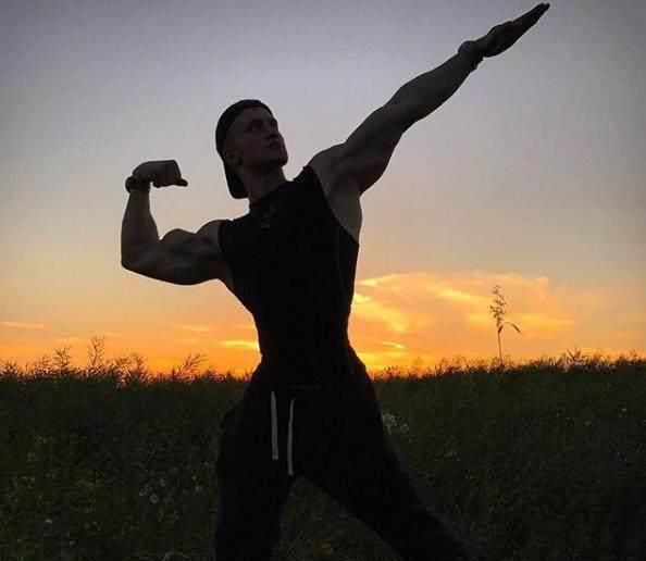 颜值担当|看完这位肱二头肌先生, 你还觉着肌肉男都丑吗