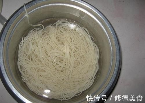 焯水|煮面条时,到底要不要“焯水”?很多人都做错了,难怪面条不好吃