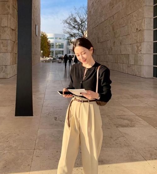  最火|毛衣搭配：毛衣+阔腿裤=秋冬最火CP，慵懒又洋气，谁穿谁好看！