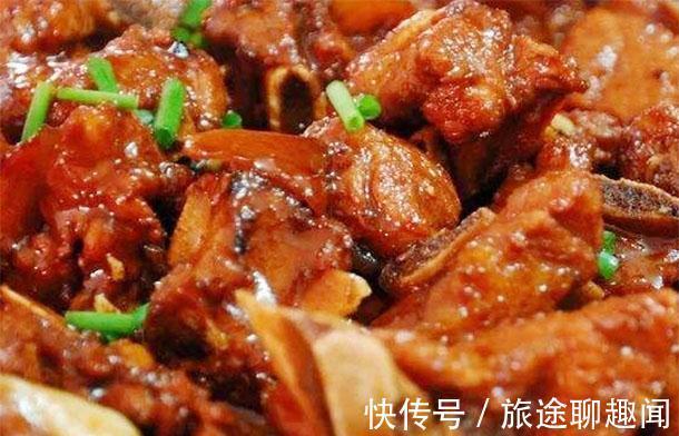 中老年人|中老年人骨质疏松走路不方便,多吃红烧菜,强健壮骨身体硬朗