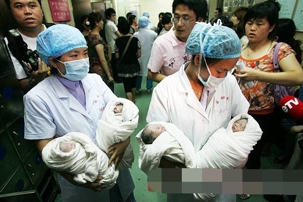 喜从天降|90后孕妈生下4胞胎，看到孩子性别后，医生直呼：太有福气了