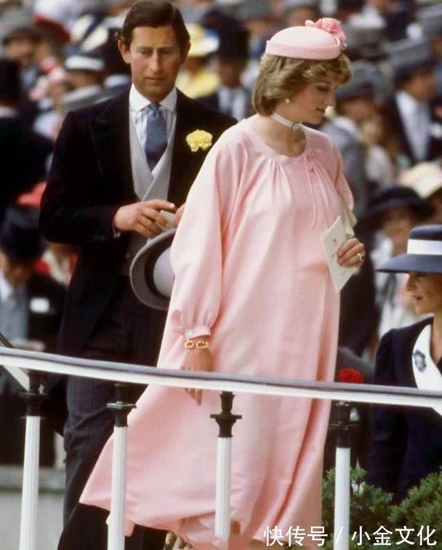 戴安娜|梅根“护孕肚”经典动作,次数多了让人生厌,看戴安娜凯特怎么做