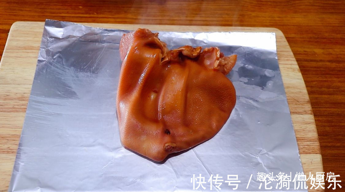 年夜饭的压轴菜，脆耳黄金卷，好吃又好看，寓意心花怒放