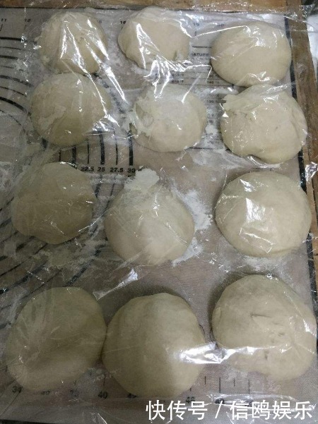  天冷爱吃这早餐，不揉面，比馒头更简单，比面包更软，松软咸香！