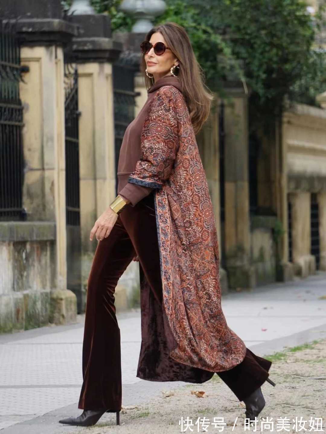 小姐姐|这才是大龄女性该有的穿搭,简约又显气质,50岁也可以照穿