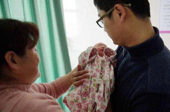 取名|爸爸给女儿取名“子怡”,媳妇忍不住发飙:好好瞅瞅自己姓啥