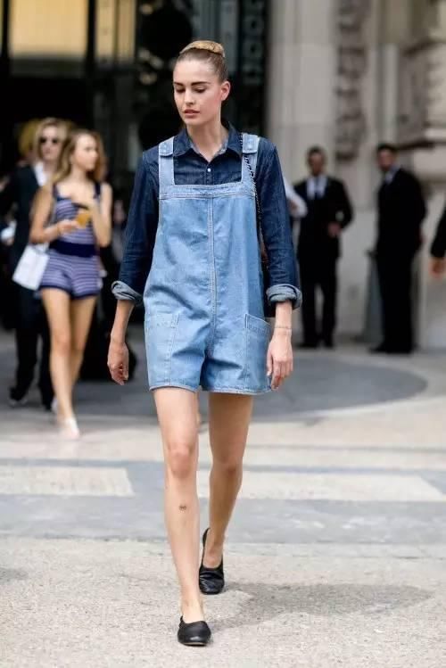denim|这双“丑”鞋子怎么又火了，时尚达人爱得不行，而且越看越好看！