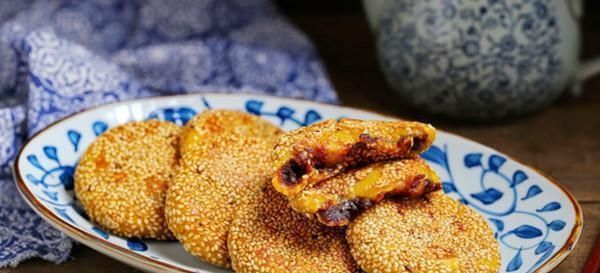 做南瓜饼不用油炸,不加水不发面,咬一口满嘴香,2天不吃馋得慌