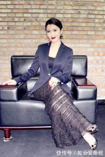 发型 50岁女人最好别留这“3种”发型,不仅大妈感十足,还显老没气质