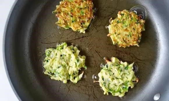 学会这几款煎饼,再也不用对着小吃摊流口水啦!