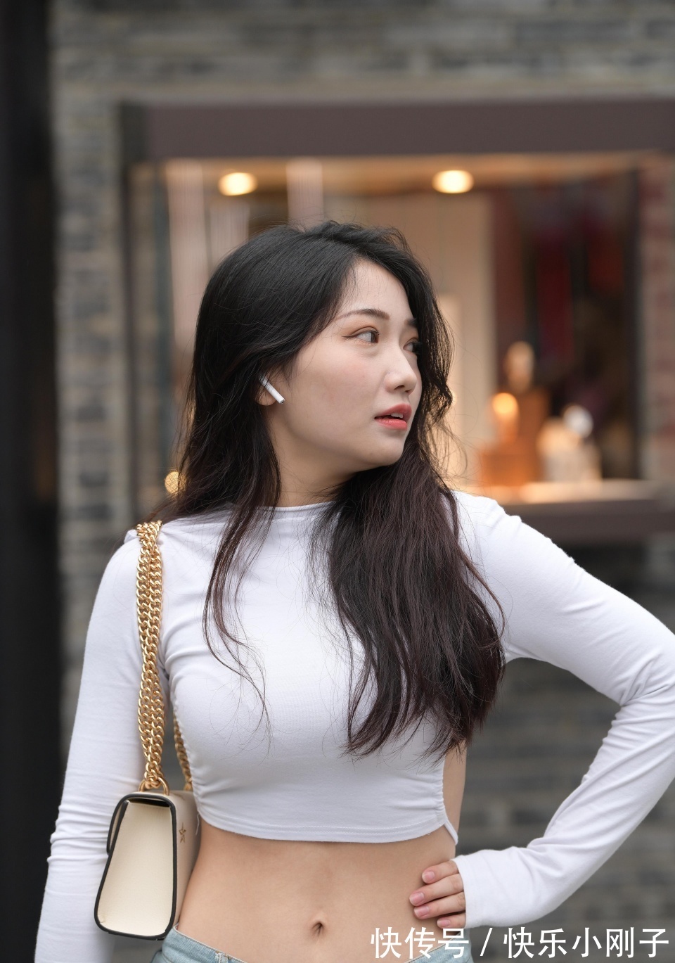 美女|充满活力的美女,尽管她有点微胖,但这不会影响她的时尚搭配