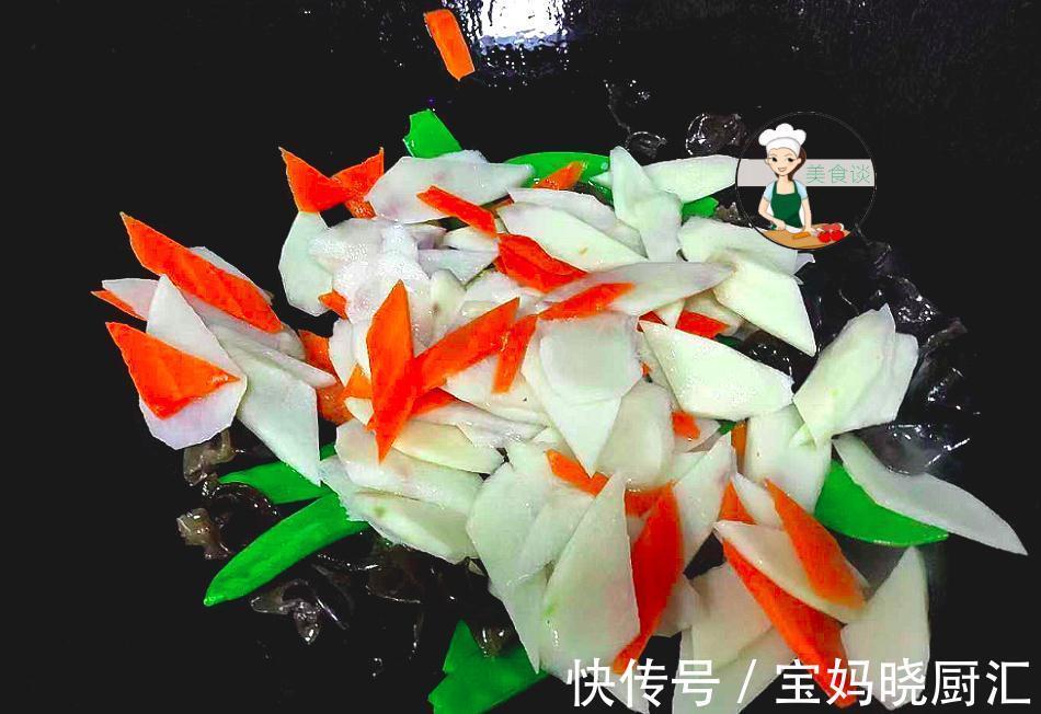 脆嫩|秋天,宁可不吃肉也要吃此菜,不放肉炒也很香,秋天吃了特营养