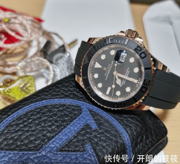 表盘|手里有一万块,我是选绿水鬼还是熊猫迪好