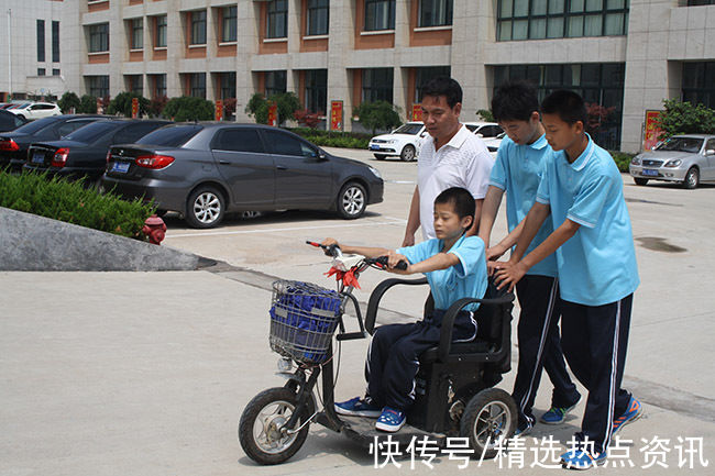 青岛科技大学|正能量！“轮椅少年”圆梦大学 他的故事让人动容