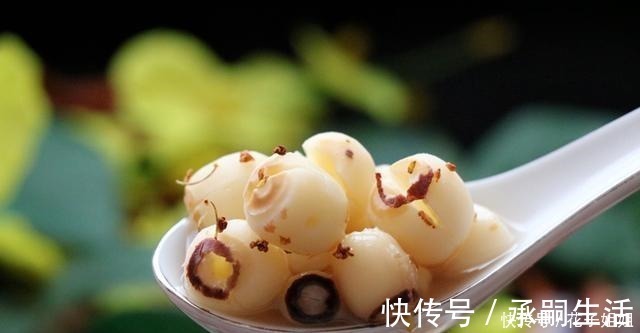 白莲子|80岁奶奶吃了30年莲子，教我正确做法，不煲汤不煮粥，做法很简单！