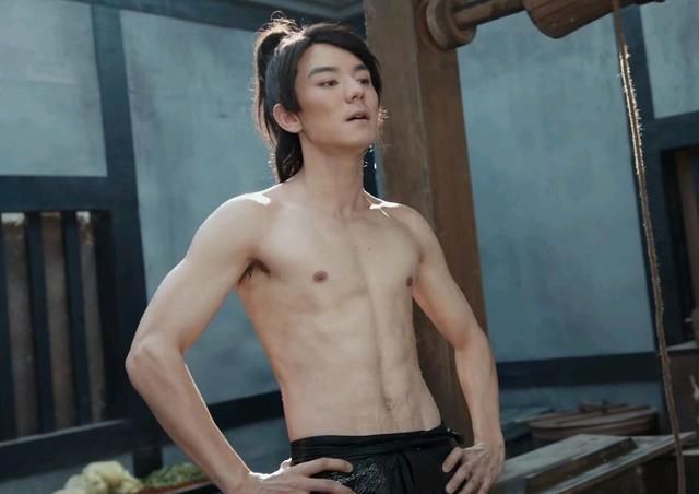 《赘婿》:郭麒麟逃跑被陈凡抓包,表情“娇羞”?奇怪的CP增加了