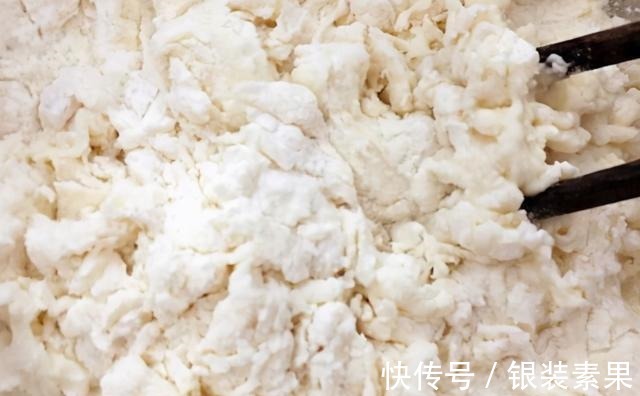 发面直接加酵母粉和白糖是大错，教你一小妙招，发面只需10分钟