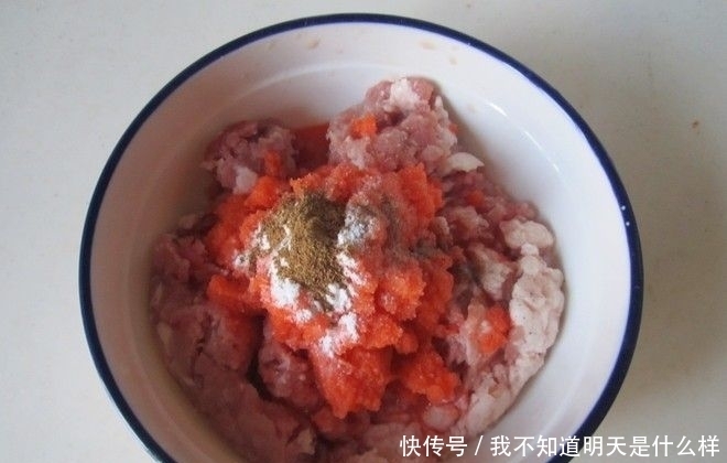 高颜值的年夜饭金丝绣球,食材简单做法讲究,外酥里嫩,香甜可口