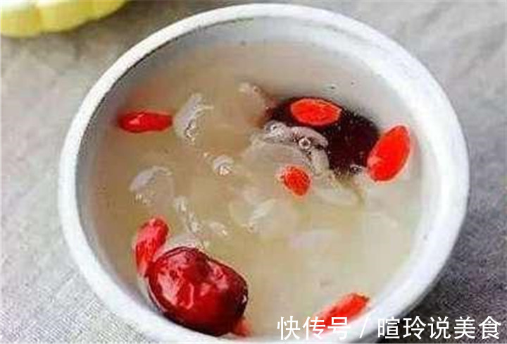 泡银耳时,用热水还是凉水掌握这3点,银耳“出胶”又快又多!