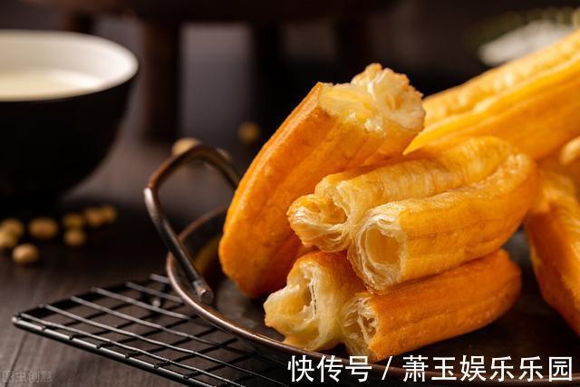 高蛋白食物|老年人不宜常吃7类食品,加重代谢负担,再喜欢,也要管住嘴