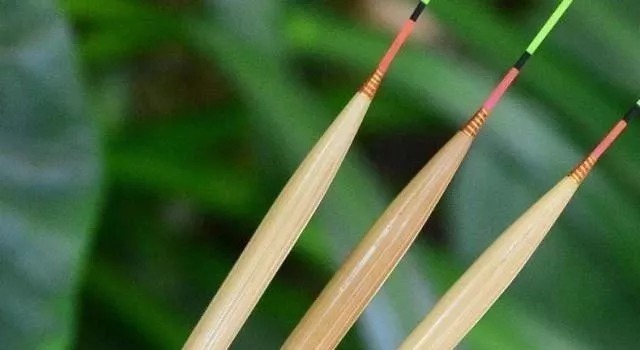 冬季钓鲫鱼,选择这样的浮漂最好用,只要出现动作就能提竿中鱼!