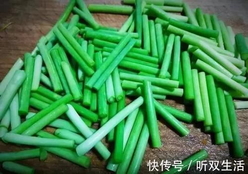 百合花|提醒大家：失眠最怕吃这菜，睡不好的人要多吃，晚上吃一盘，睡到大天亮