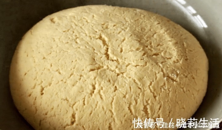 想吃披萨不用去外面买,试试此做法,香甜又拉丝,比买的还好吃