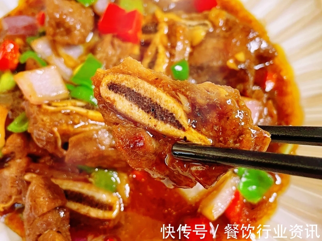 青椒炒鸡蛋|鲜美下饭的家常菜推荐:黑椒牛仔骨,凉拌娃娃菜,青椒炒鸡蛋干